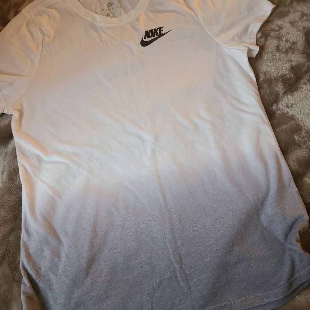 Youth sz Large Nike tee.